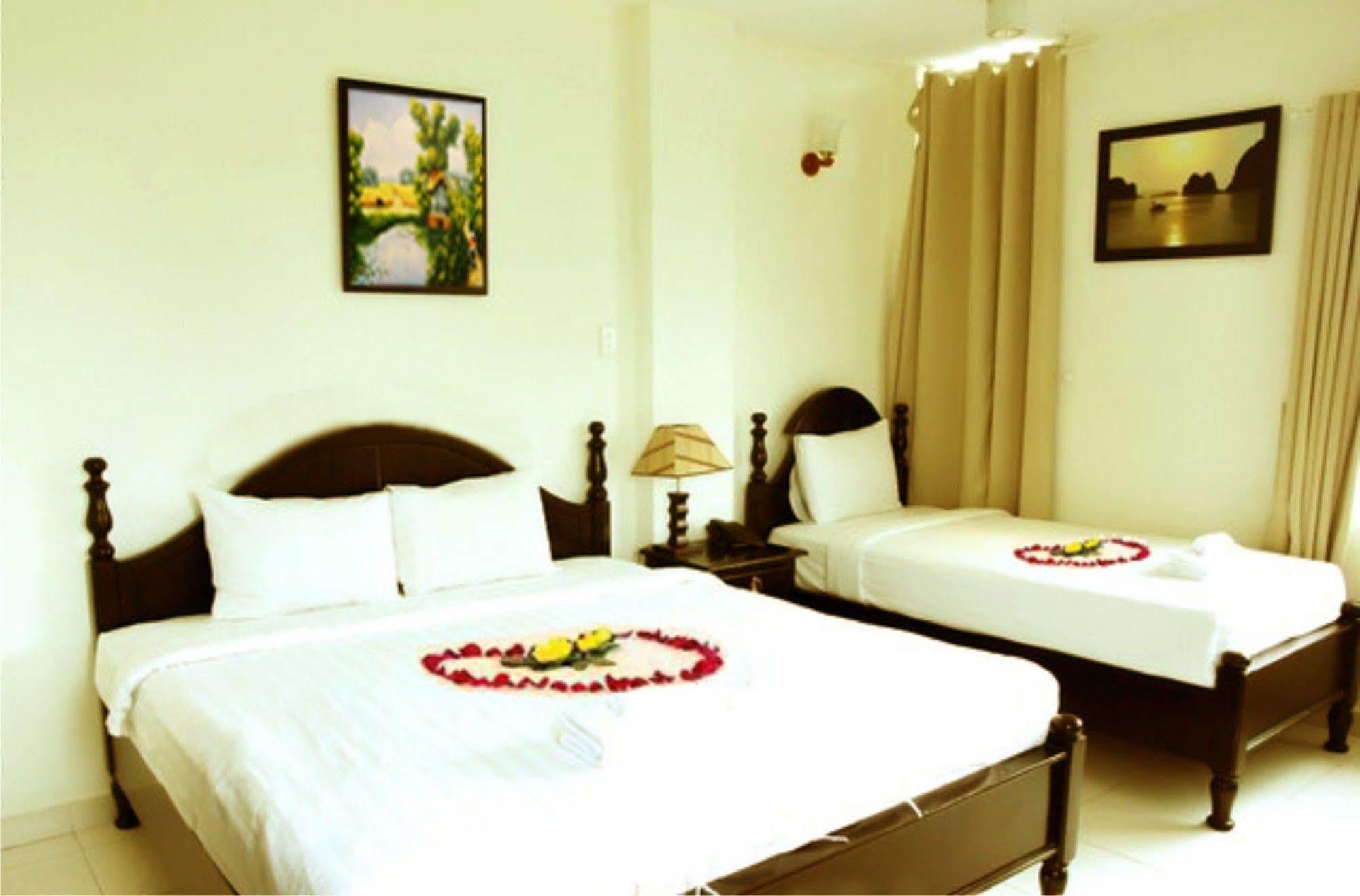 Hotel Four Seasons House Nha Trang Esterno foto
